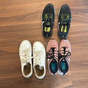 3 pairs of men’s sneakers